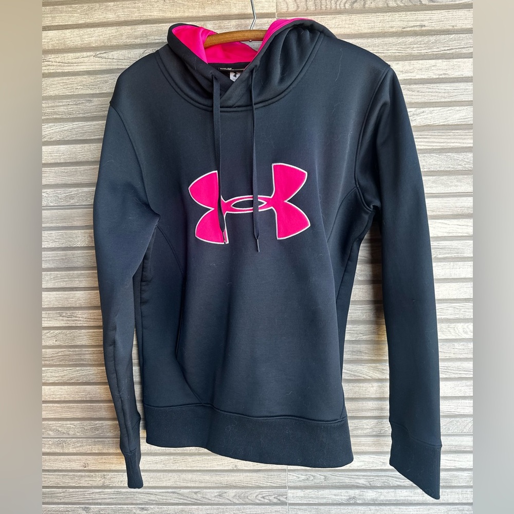 FLASH SALE. Under Armour Women's Black Sweater with Pink Logo Size Medium